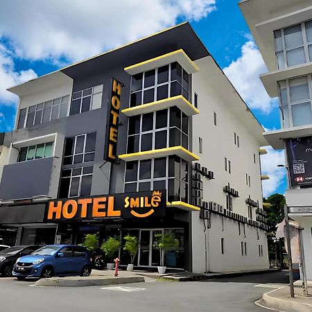 Smile Hotel C180 Cheras Selatan Eksteriør billede