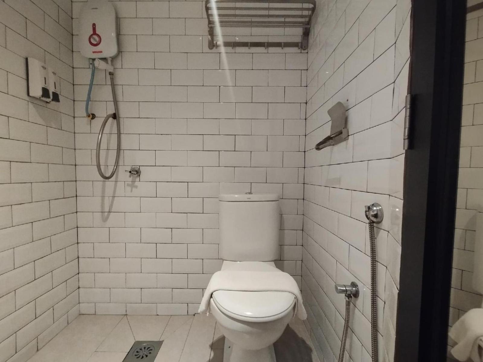 Smile Hotel C180 Cheras Selatan Eksteriør billede